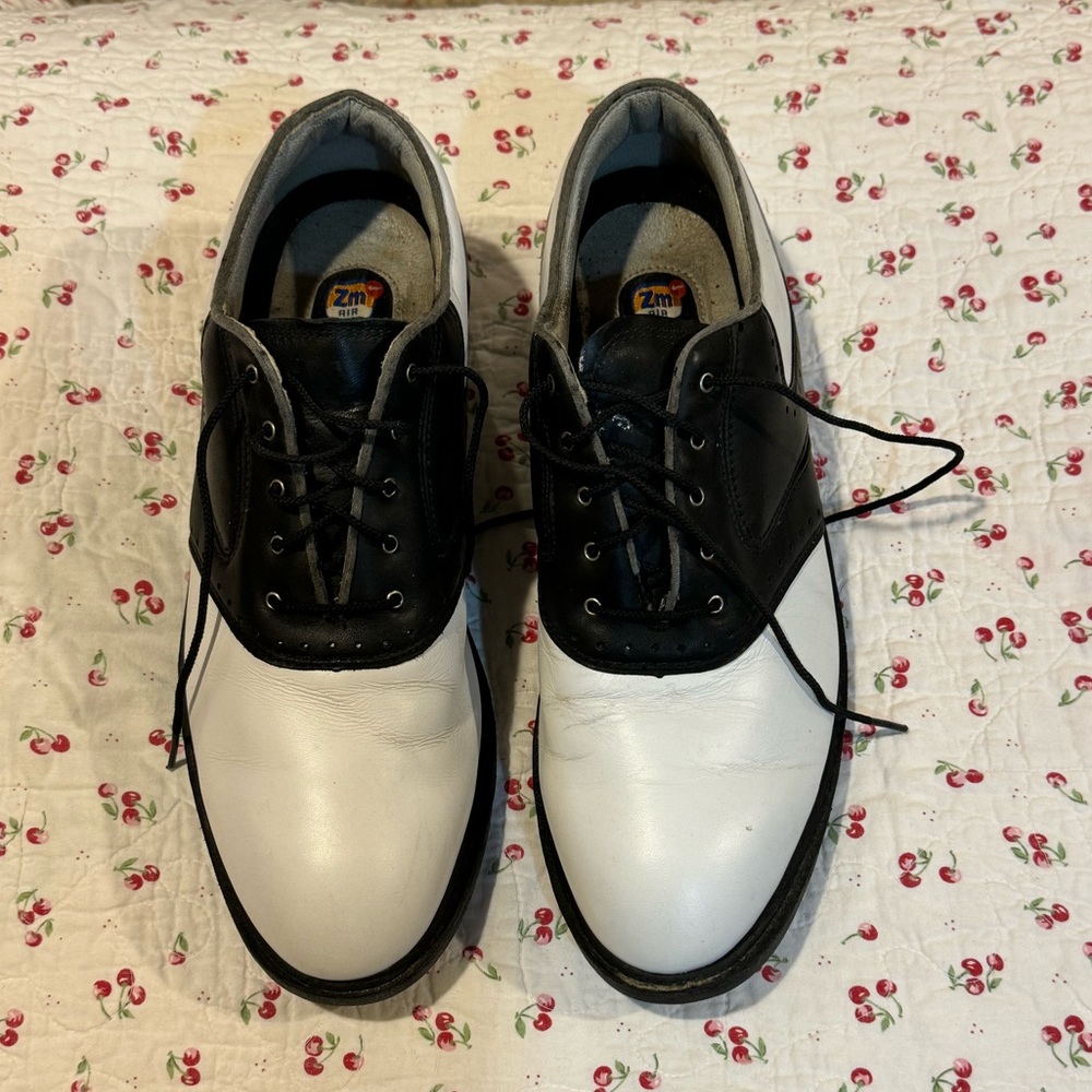 Nike golf shoes! Men’s size 10!  Very good condition!
